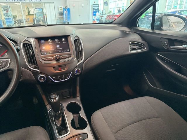 Used 2019 Chevrolet Cruze LT w/ LT True North Edition image 26