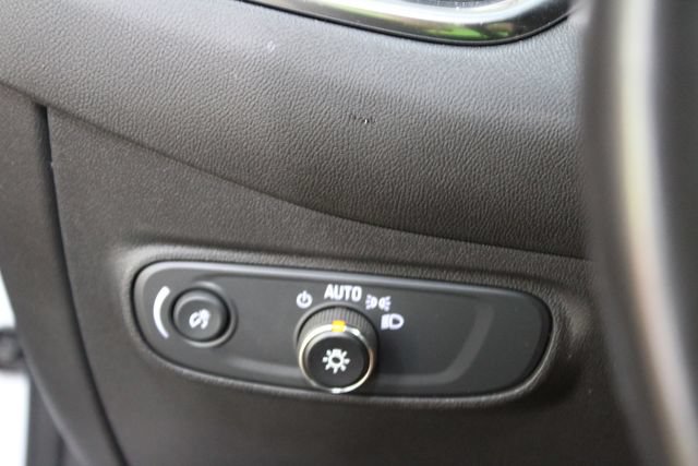 Used 2022 Chevrolet Equinox LT FWD image 15