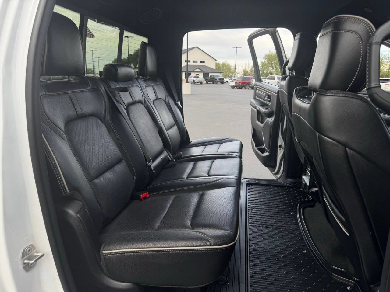 Used 2022 RAM 1500 Limited w/ Body-Colour Bumper Group image 29