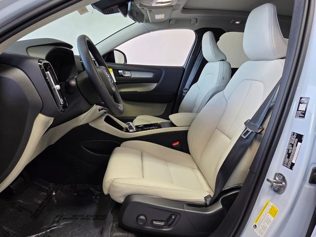 New 2026 Volvo XC40 B5 Plus w/ Protection Package Premier AWD/4WD image 8