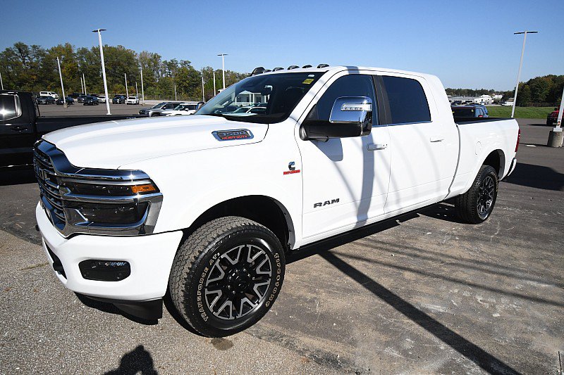 Used 2025 RAM 3500 Longhorn AWD/4WD image 3