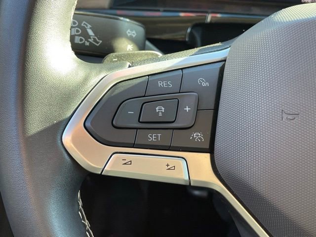 Used 2025 Volkswagen Atlas SE image 22