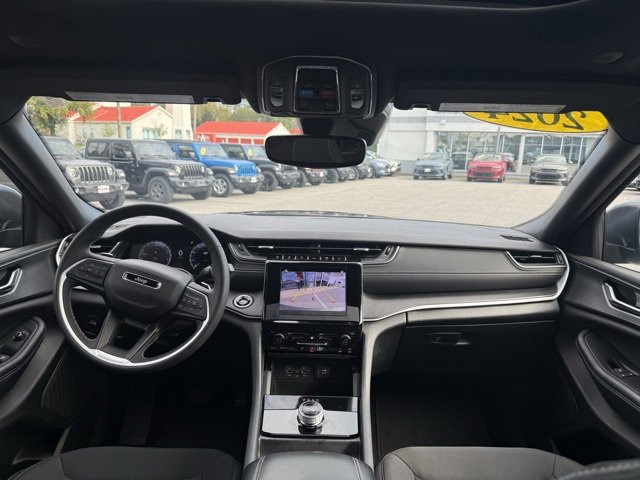 Certified 2024 Jeep Grand Cherokee L Laredo image 16