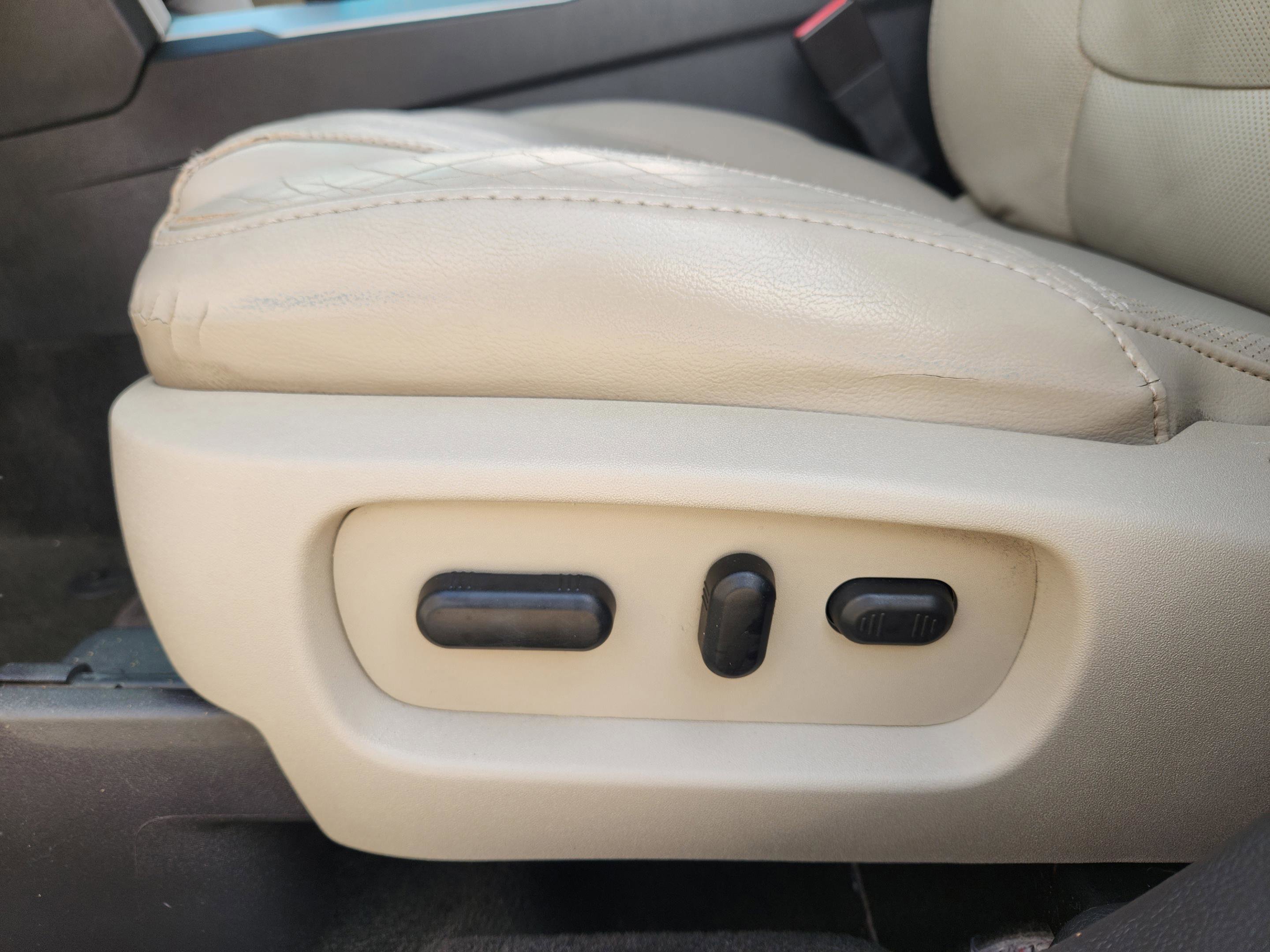 Used 2012 Ford Explorer Limited image 25