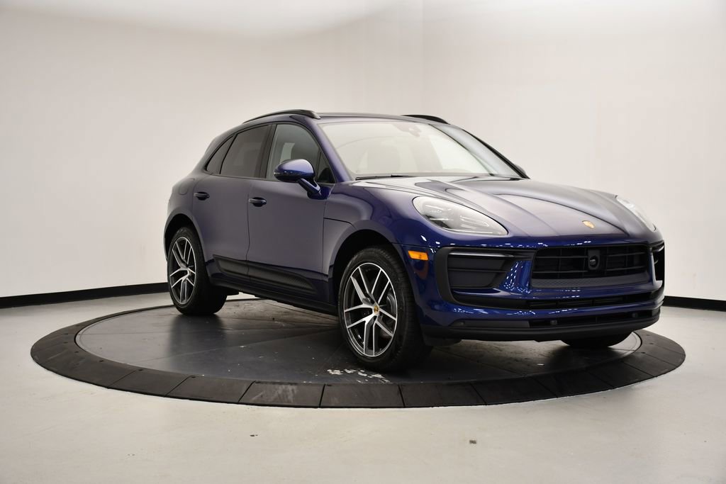 Certified 2025 Porsche Macan image 9