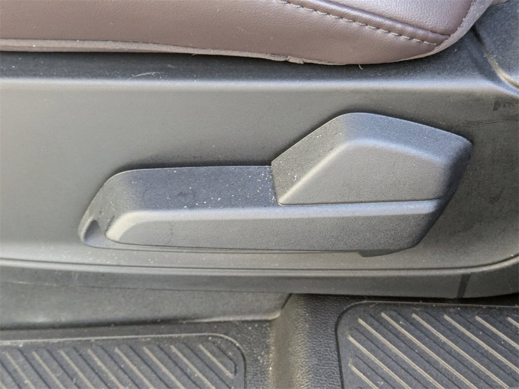 Used 2025 Ford Explorer Platinum image 17