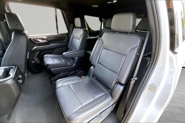Used 2022 Chevrolet Tahoe Z71 w/ Luxury Package AWD/4WD image 16