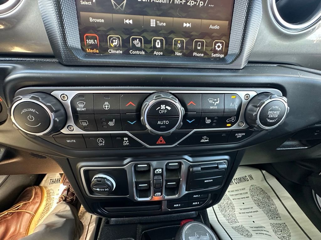 Used 2023 Jeep Wrangler Unlimited Sahara w/ Cold Weather Group AWD/4WD image 21