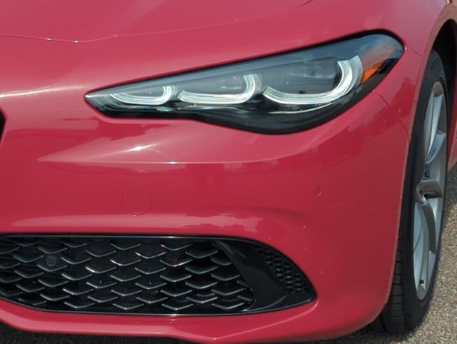 Used 2025 Alfa Romeo Giulia AWD image 9