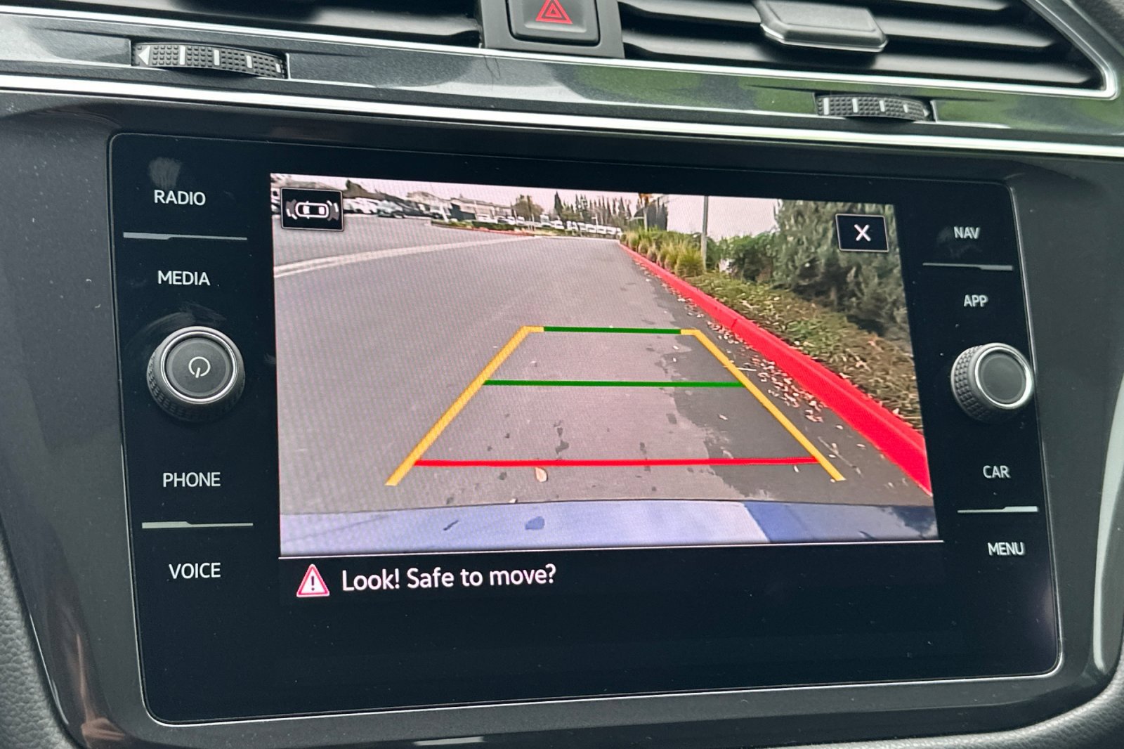 Used 2021 Volkswagen Tiguan S image 21