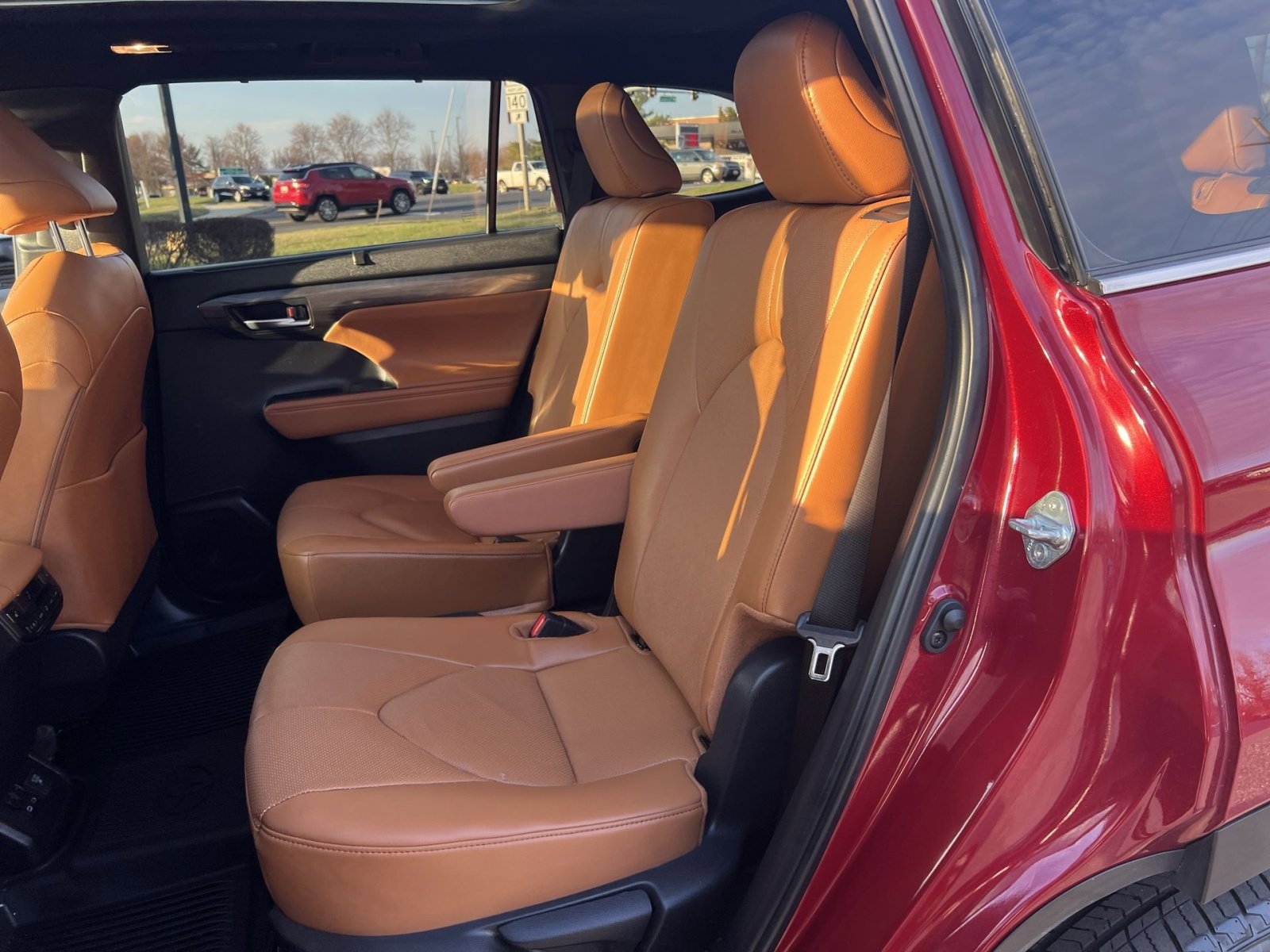 Used 2024 Toyota Highlander Platinum image 24