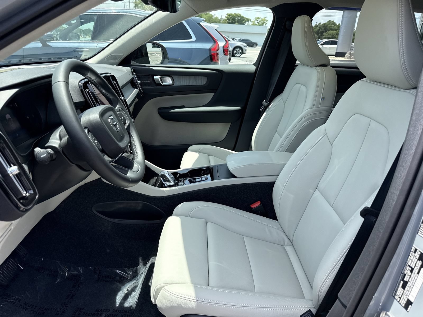 New 2026 Volvo XC40 B5 Ultra w/ Protection Package Premier AWD/4WD image 10