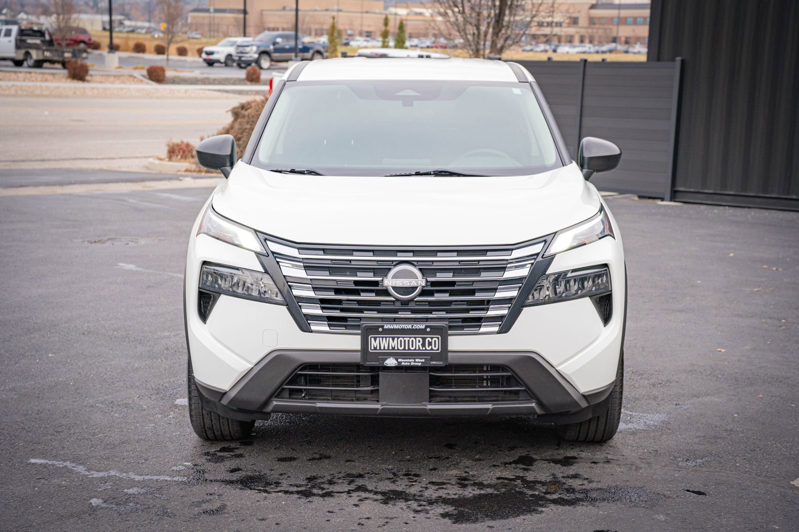 Used 2024 Nissan Rogue S image 2