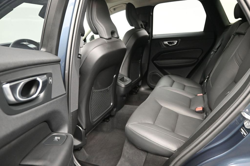 Used 2025 Volvo XC60 B5 Plus AWD/4WD image 14