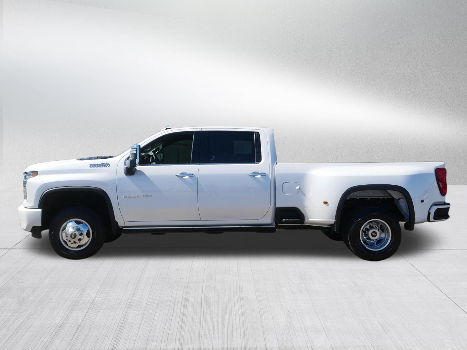 Used 2022 Chevrolet Silverado 3500 High Country AWD/4WD image 4