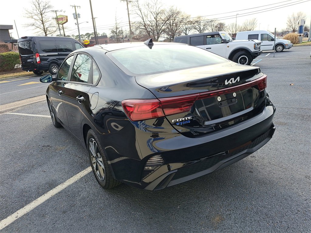 Used 2022 Kia Forte LXS w/ LXS Technology Package image 4