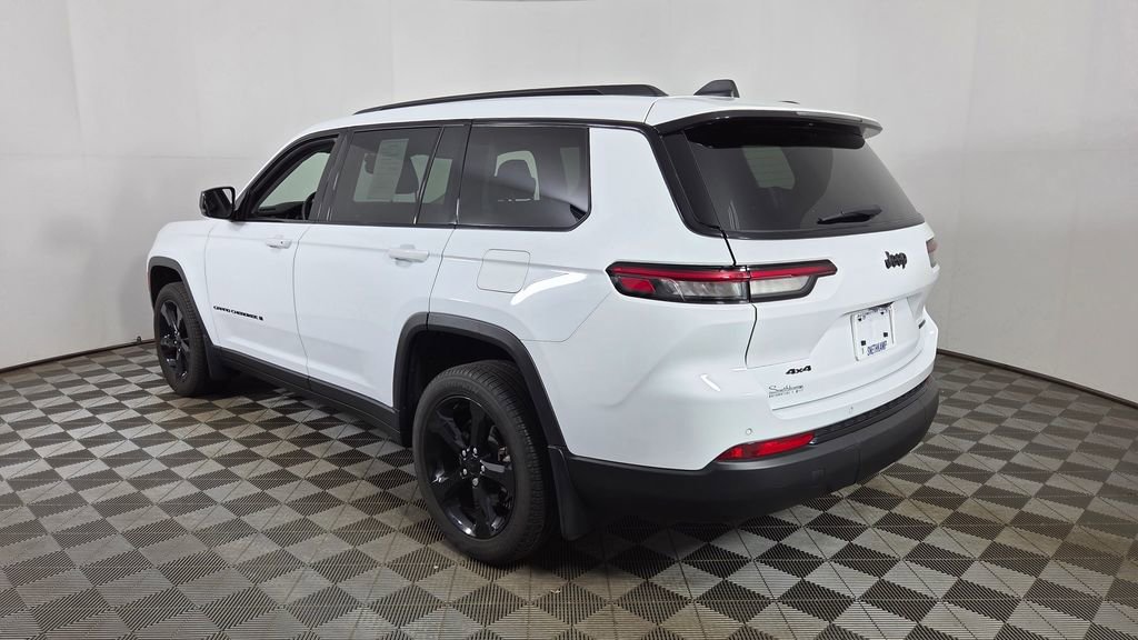 Used 2023 Jeep Grand Cherokee L Limited w/ Black Appearance Package AWD/4WD image 7