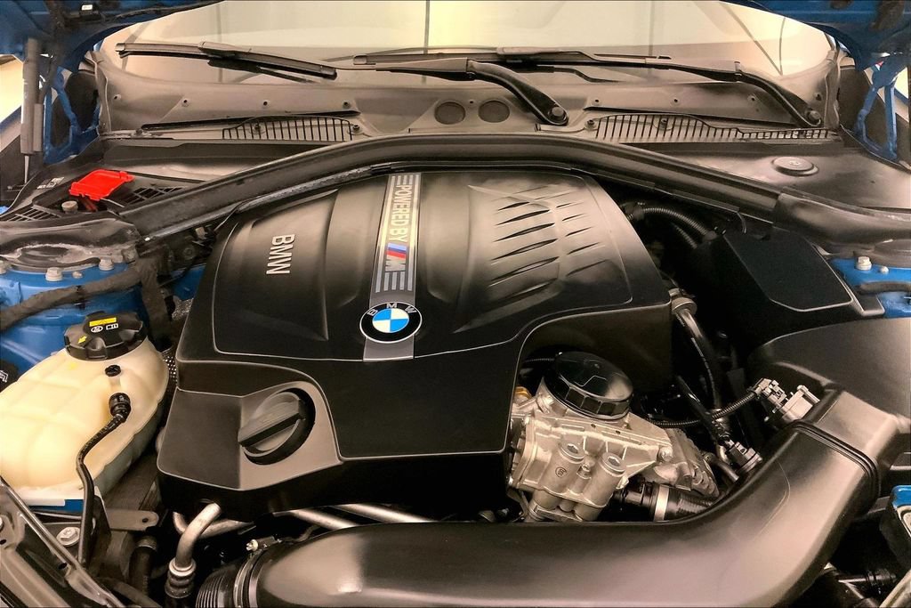 Used 2018 BMW M2 RWD image 9
