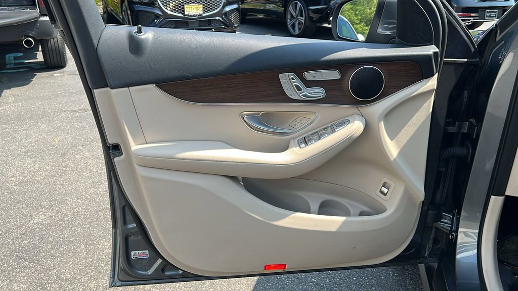 Used 2022 Mercedes-Benz GLC 300 GLC 300 image 20