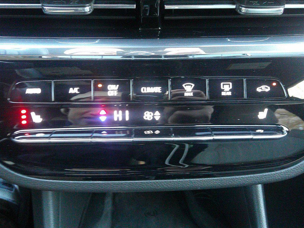 Used 2025 Buick Envista Avenir image 39