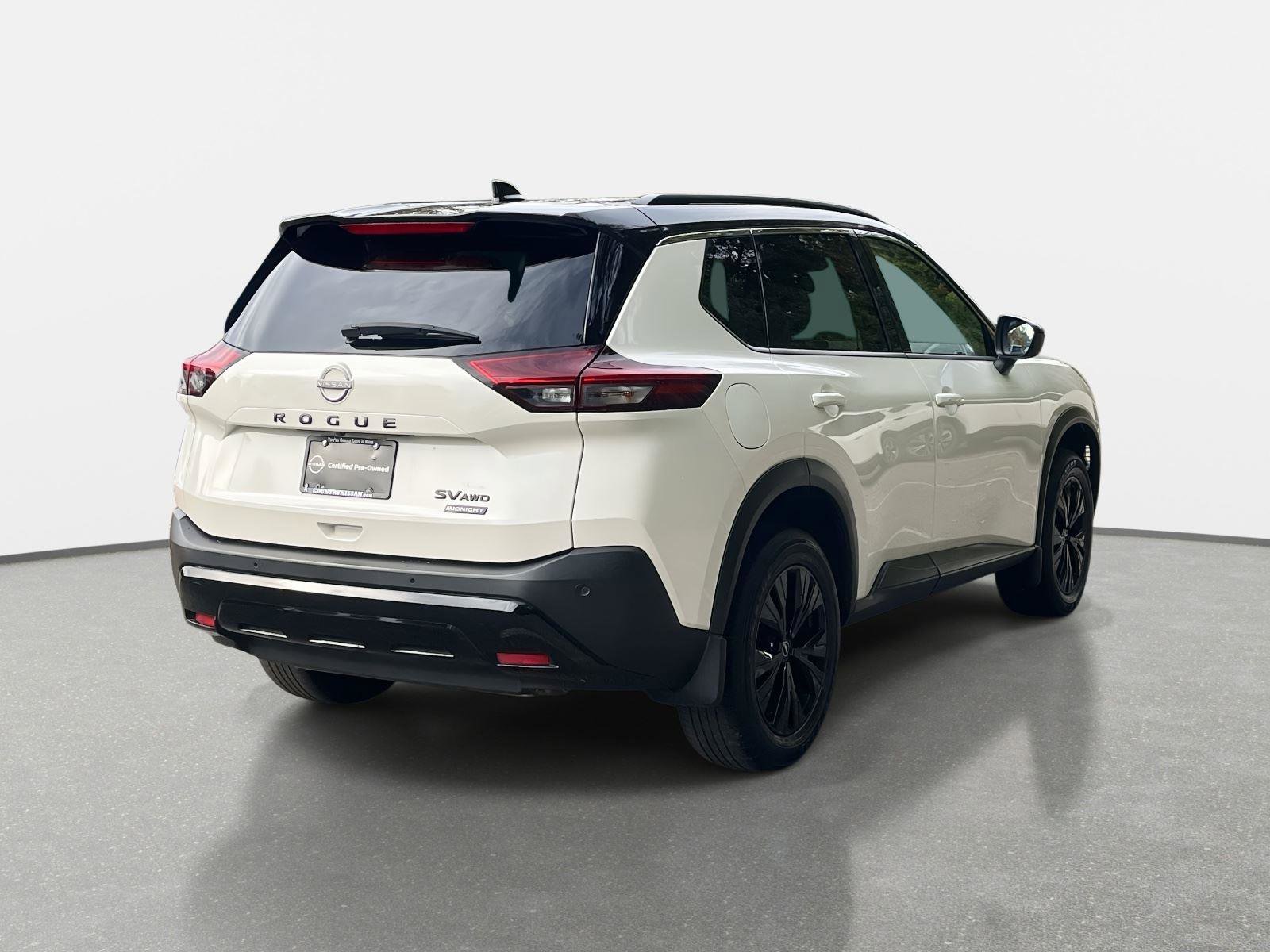 Used 2023 Nissan Rogue SV w/ SV Premium B Package image 5