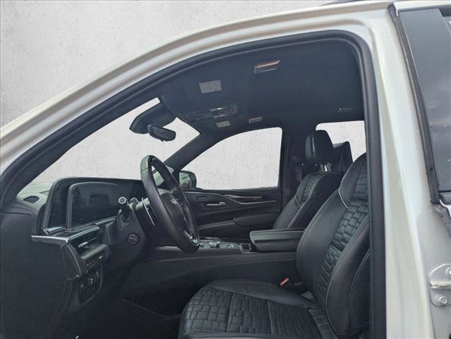 Used 2023 Cadillac Escalade V w/ LPO, ONYX Package AWD/4WD image 12