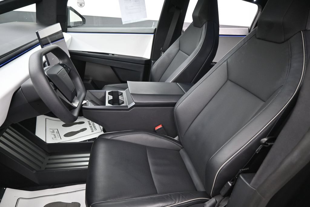 Used 2024 Tesla Cybertruck AWD Crew Cab image 26