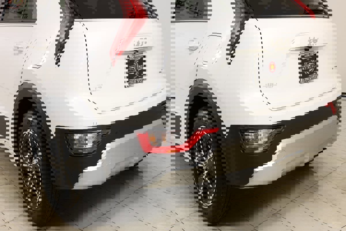 Used 2024 Kia Niro EX image 44