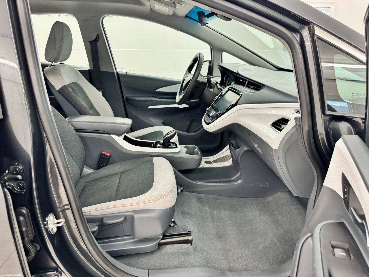 Used 2018 Chevrolet Bolt LT FWD image 17