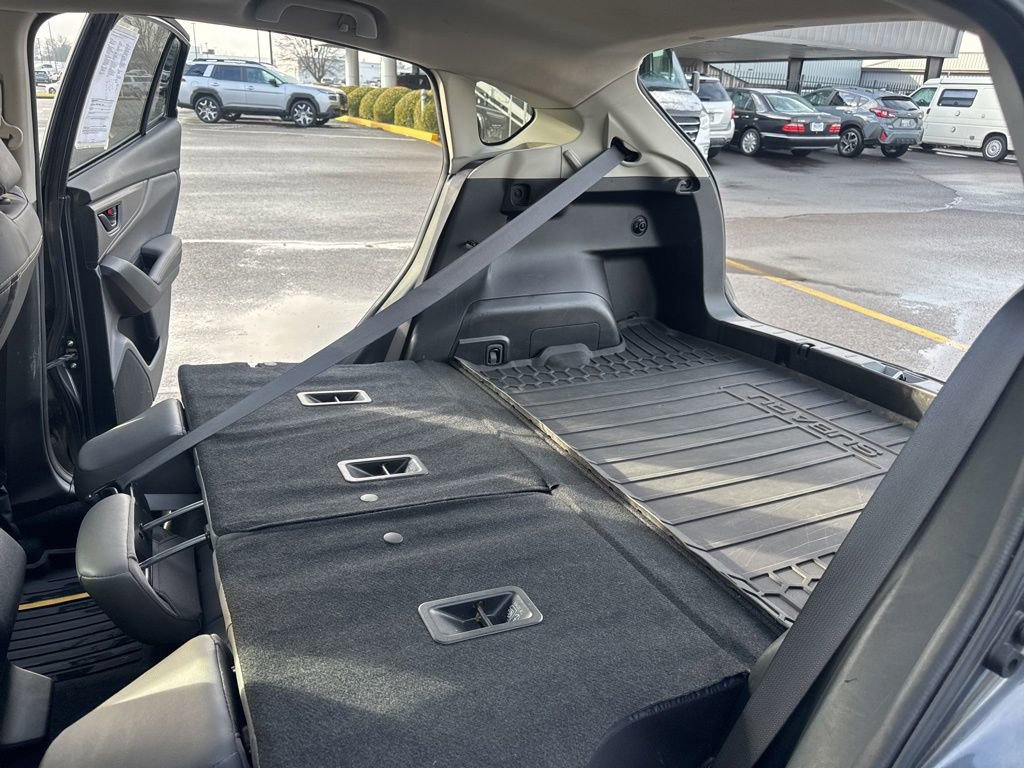 Used 2021 Subaru Crosstrek 2.5i Sport w/ Moonroof Package image 16