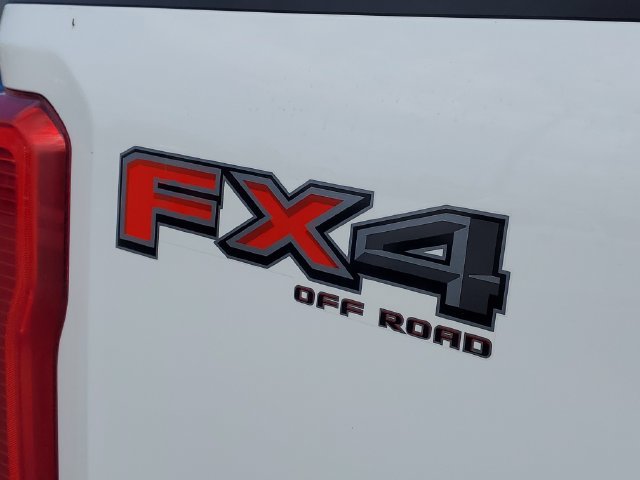 Used 2024 Ford F250 XLT w/ FX4 Off-Road Package AWD/4WD image 8