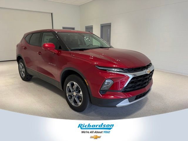Certified 2025 Chevrolet Blazer LT AWD/4WD image 1