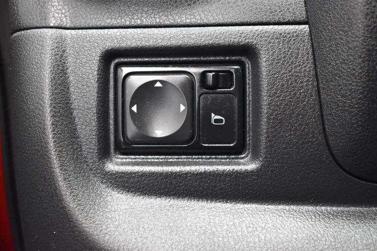 Used 2015 Nissan Versa Note SR FWD image 22