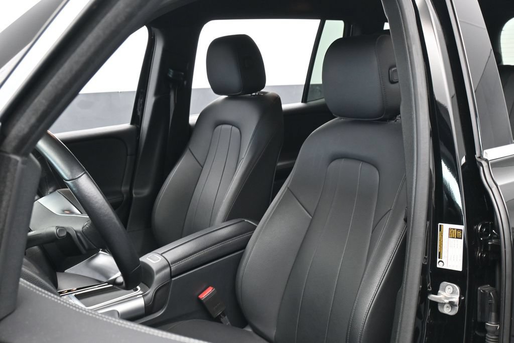 Used 2025 Mercedes-Benz GLB 250 image 10