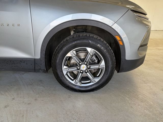 Certified 2024 Chevrolet Blazer LT w/ Convenience Package FWD image 14