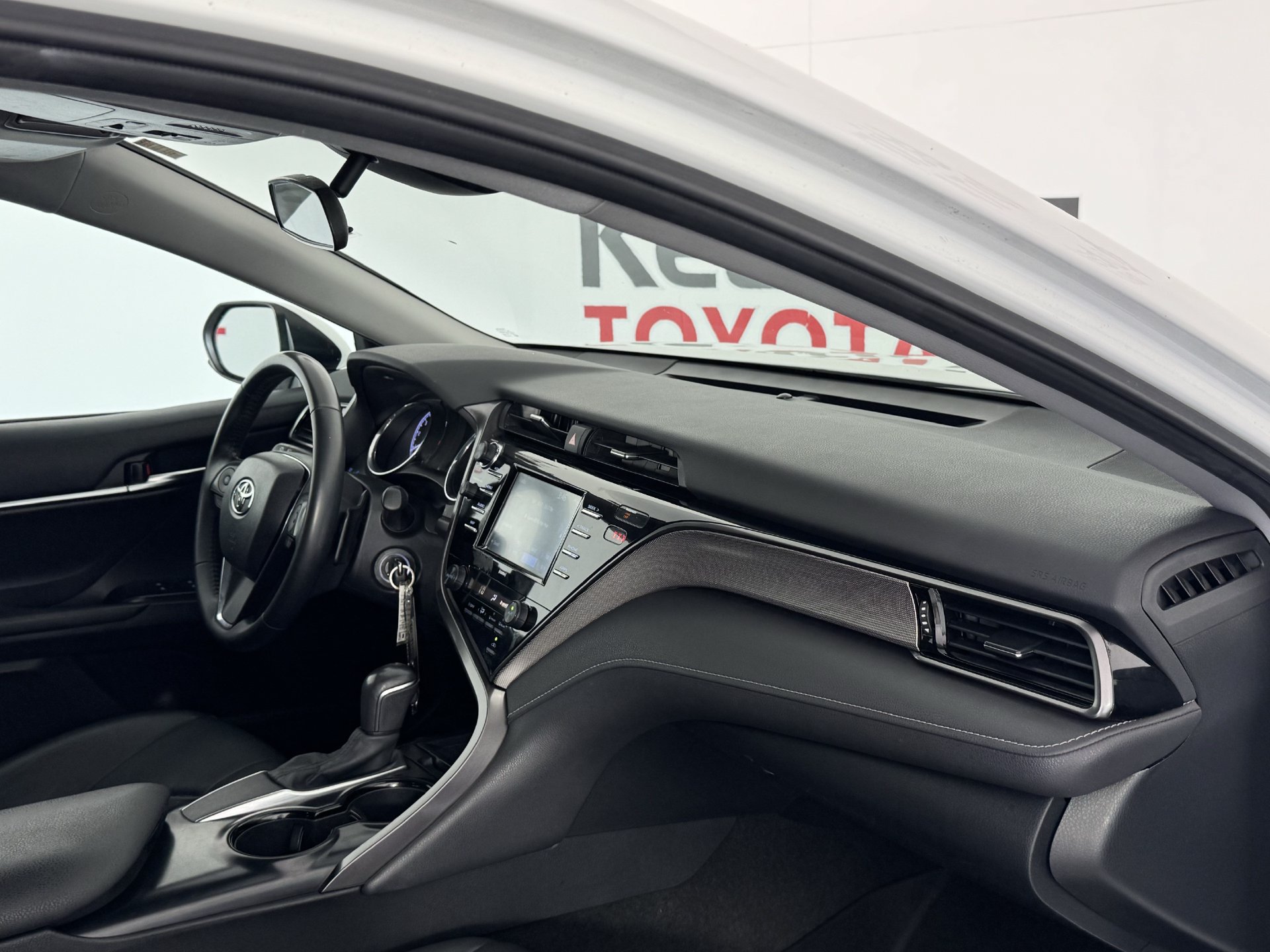 Used 2020 Toyota Camry SE FWD image 20