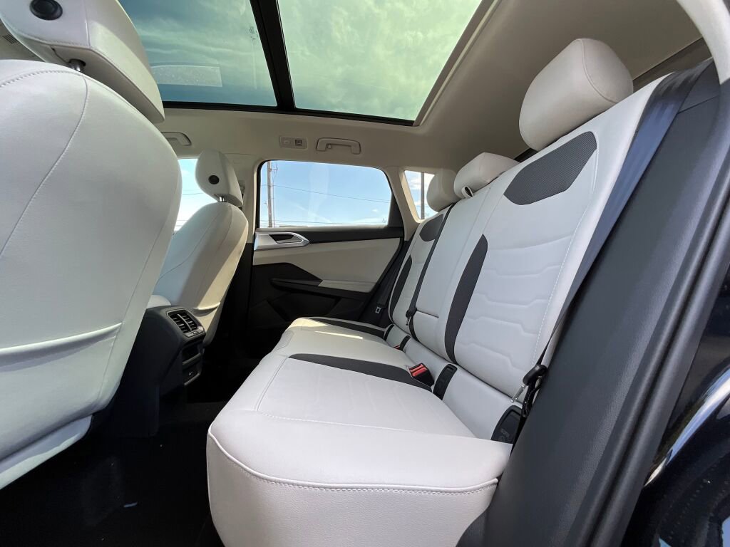 New 2025 Volkswagen Taos SE image 12
