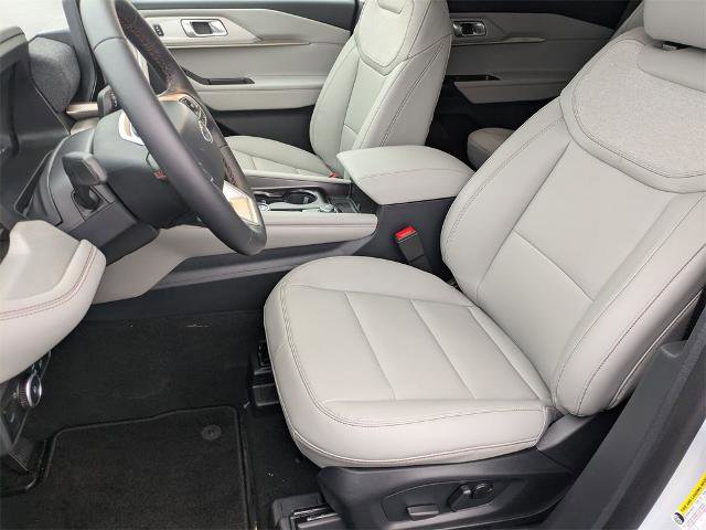 New 2026 Ford Explorer Active image 16