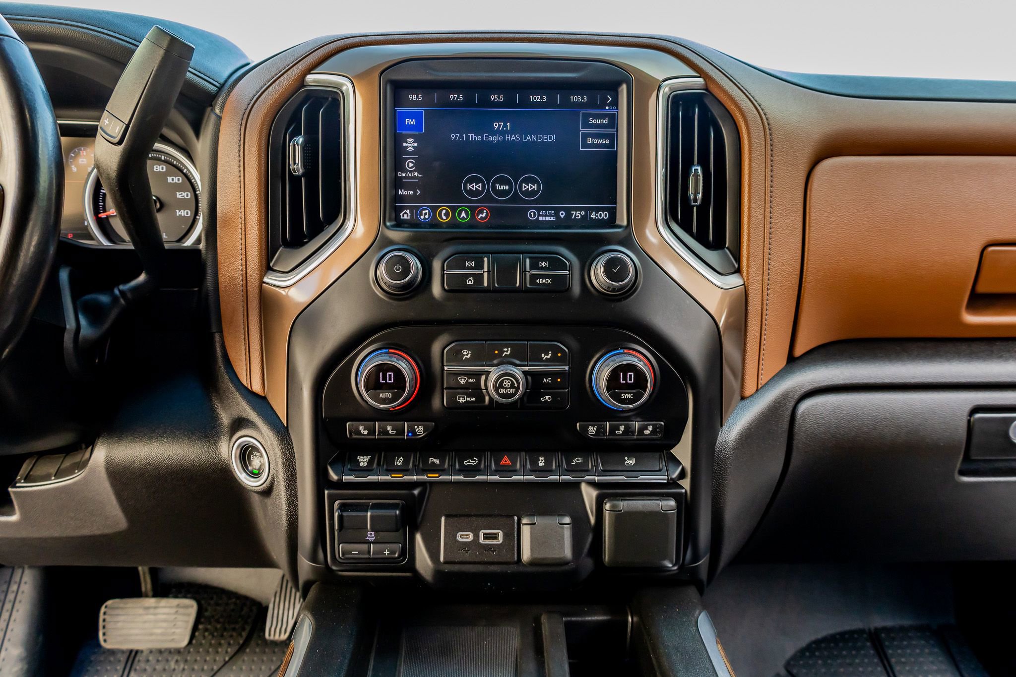 Used 2023 Chevrolet Silverado 3500 High Country w/ Technology Package image 23