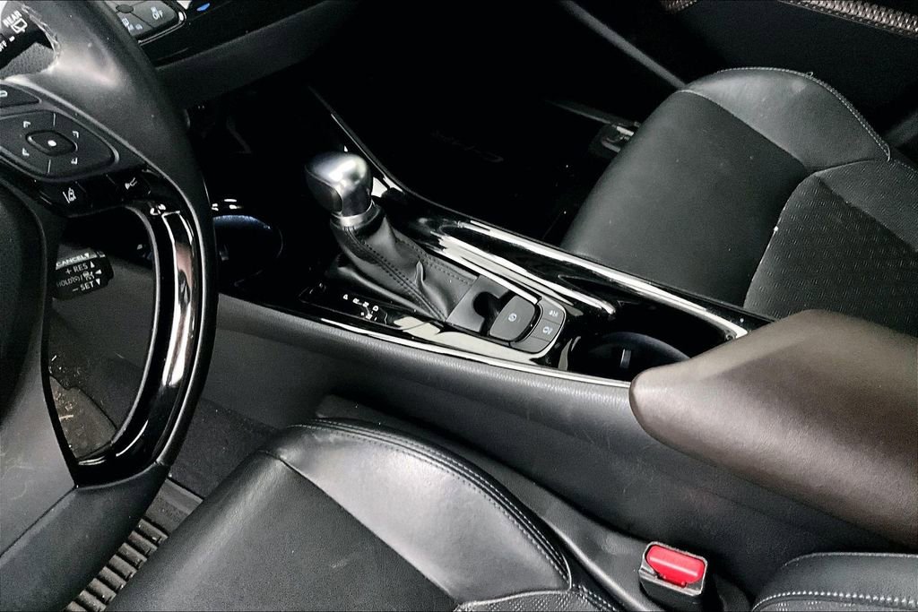 Used 2019 Toyota C-HR Limited image 16
