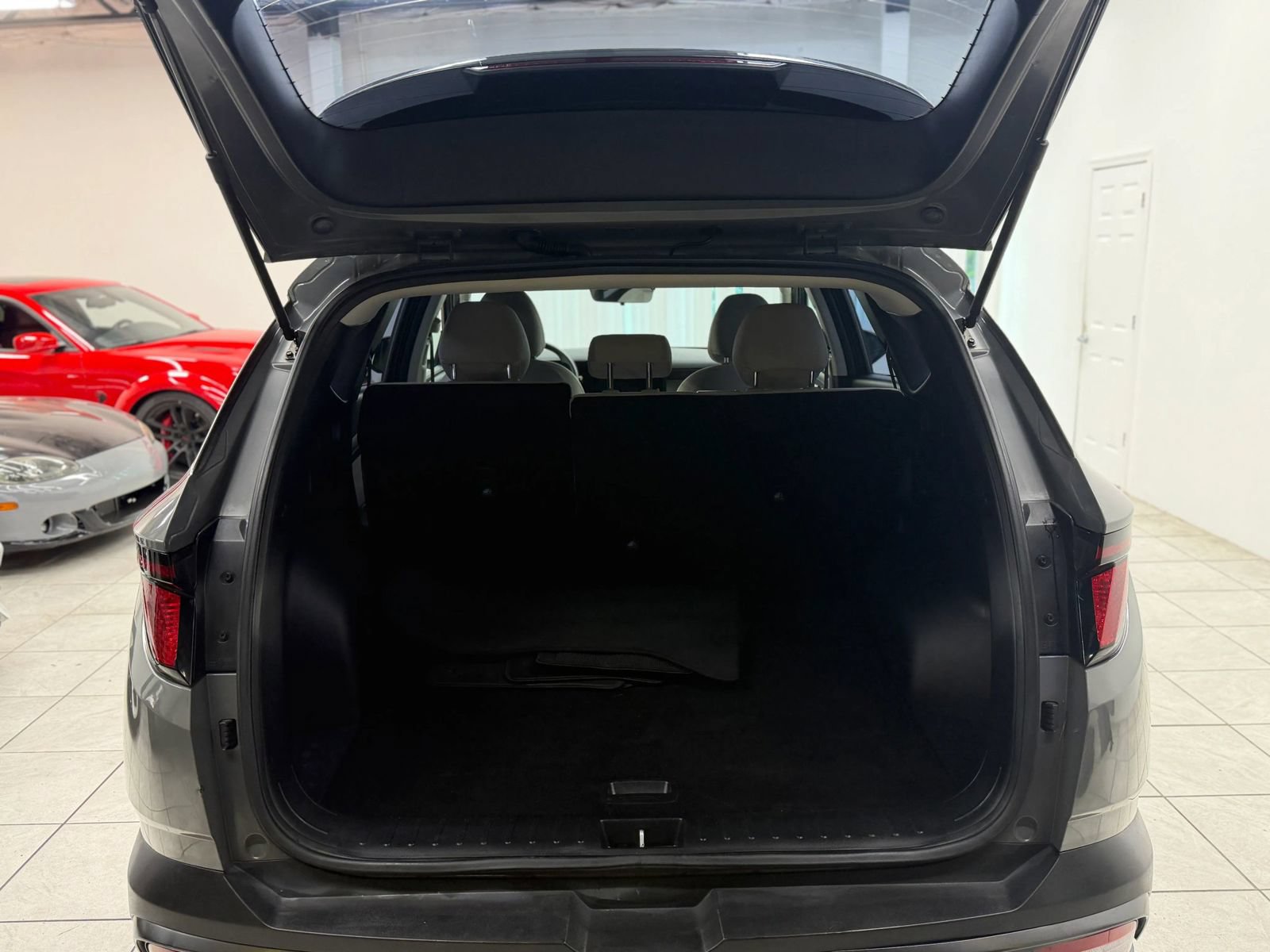 Used 2025 Hyundai Tucson SE AWD/4WD image 17