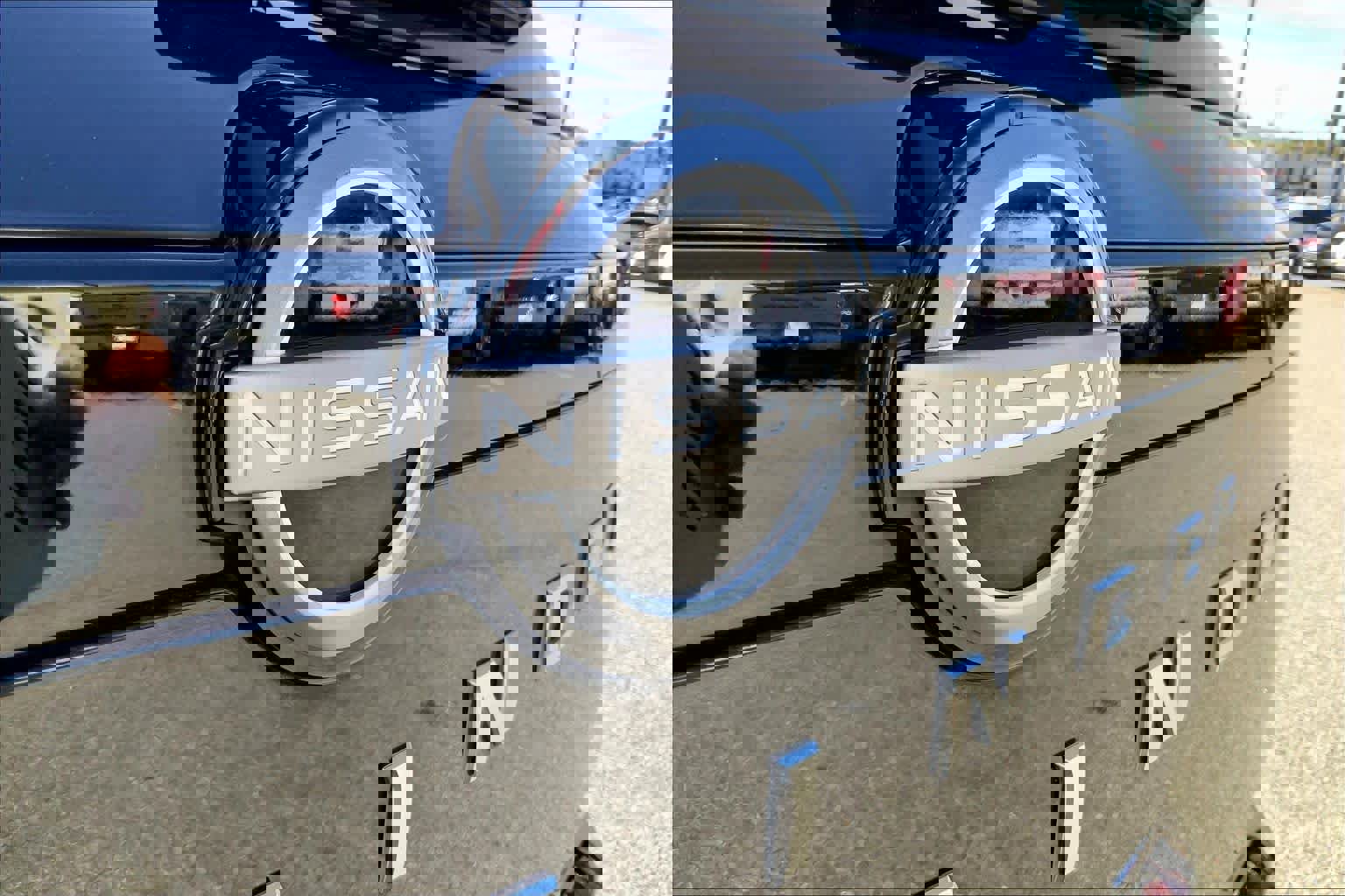 Used 2025 Nissan Pathfinder SV image 28