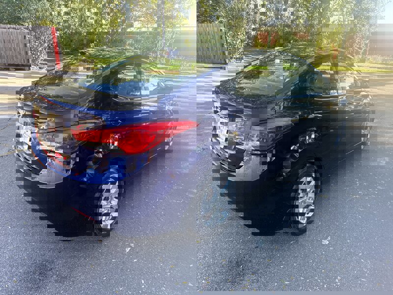 Used 2013 Hyundai Elantra GLS w/ Preferred Pkg image 4