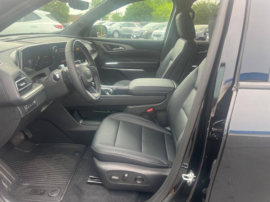 New 2026 Chevrolet Traverse LT w/ Enhanced Driving Package AWD/4WD image 10