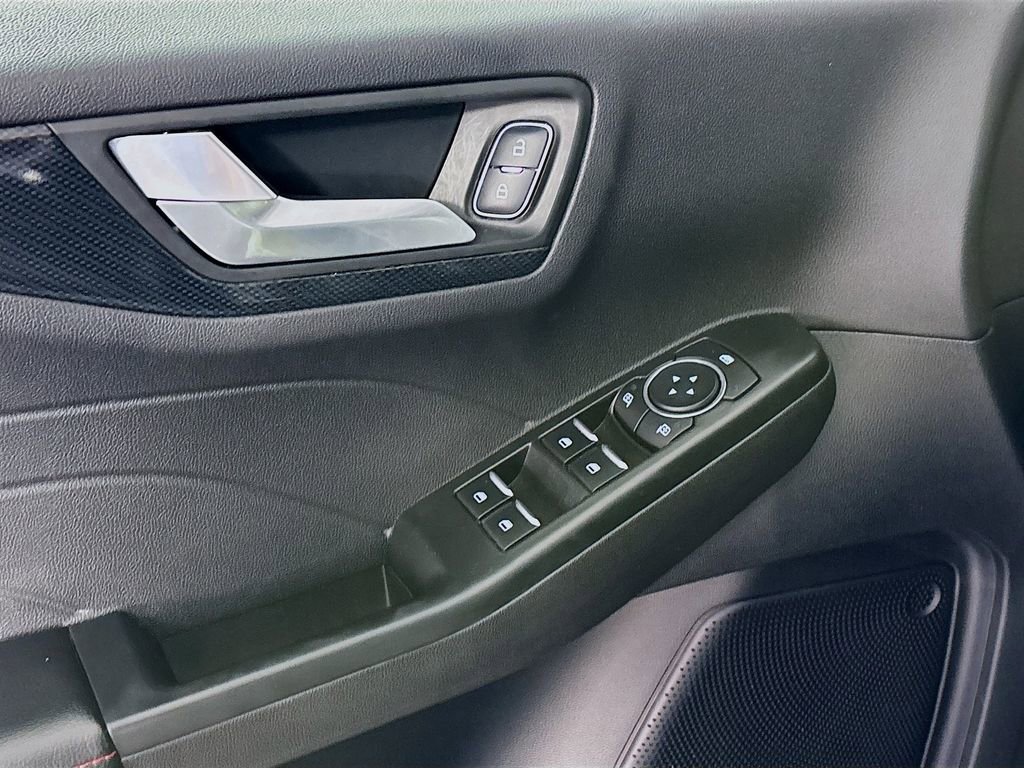 Used 2025 Ford Escape ST-Line FWD image 18