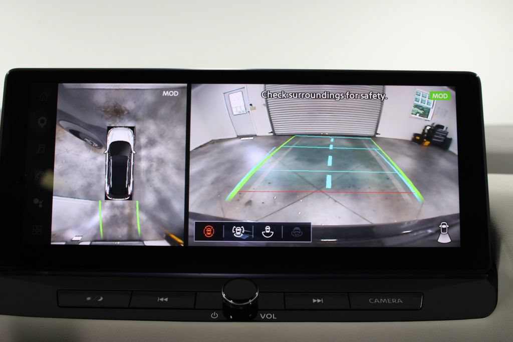 Used 2024 Nissan Rogue SL FWD image 31