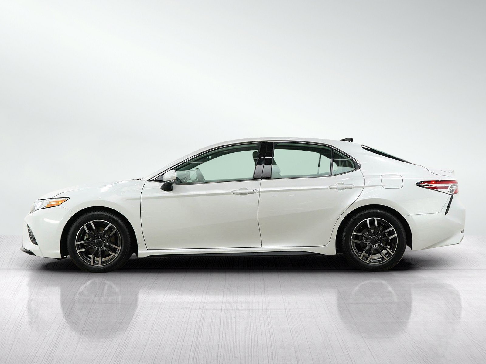 Used 2020 Toyota Camry XSE w/ Blackout Package FWD image 2