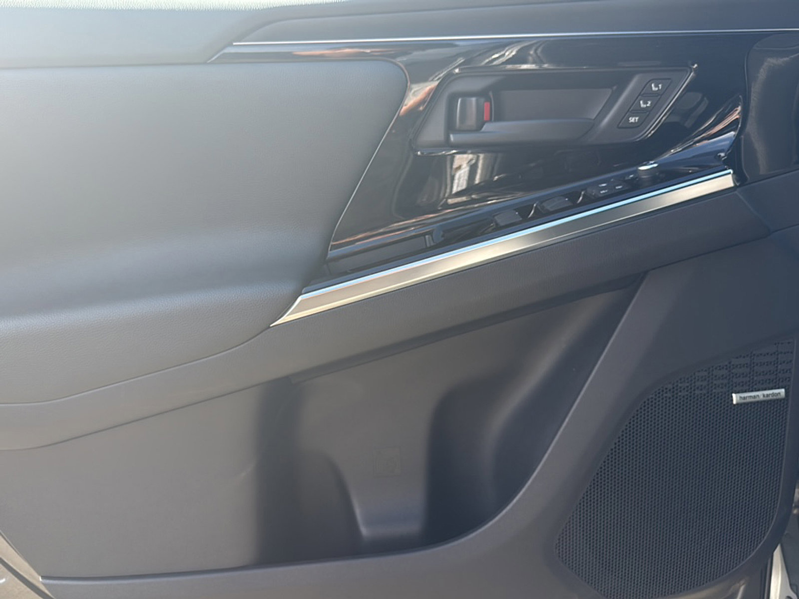 Certified 2023 Subaru Solterra AWD image 42