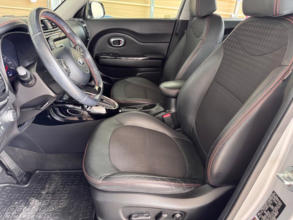 Used 2017 Kia Soul ! w/ Tech Package FWD image 10