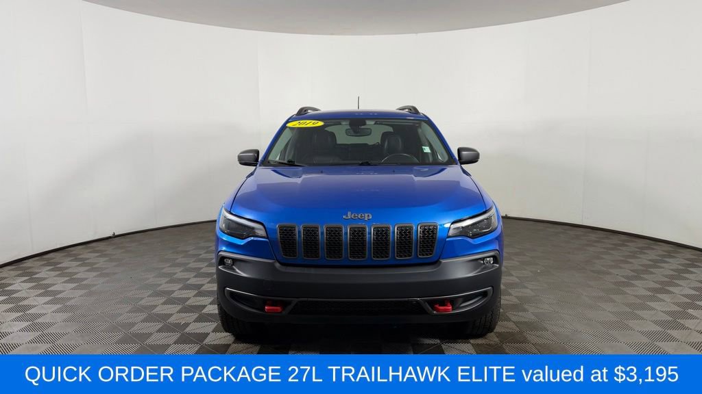 Used 2019 Jeep Cherokee Trailhawk AWD/4WD image 2
